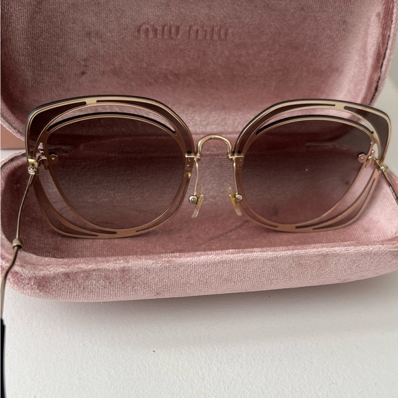Miu Miu Oversized Sunglasses - Picture 3 of 8
